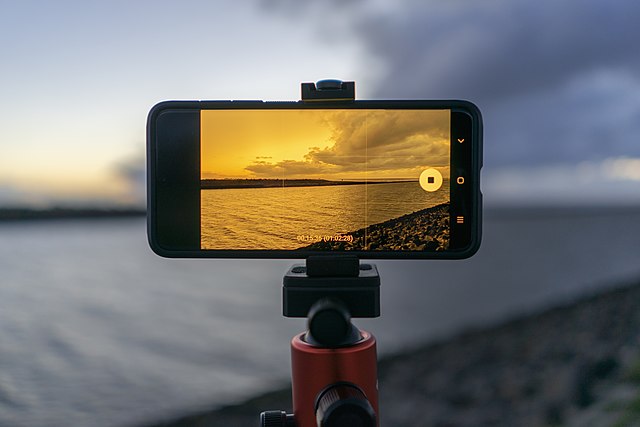 10 Essential Tips for Capturing Stunning Photos with Your Smartphone